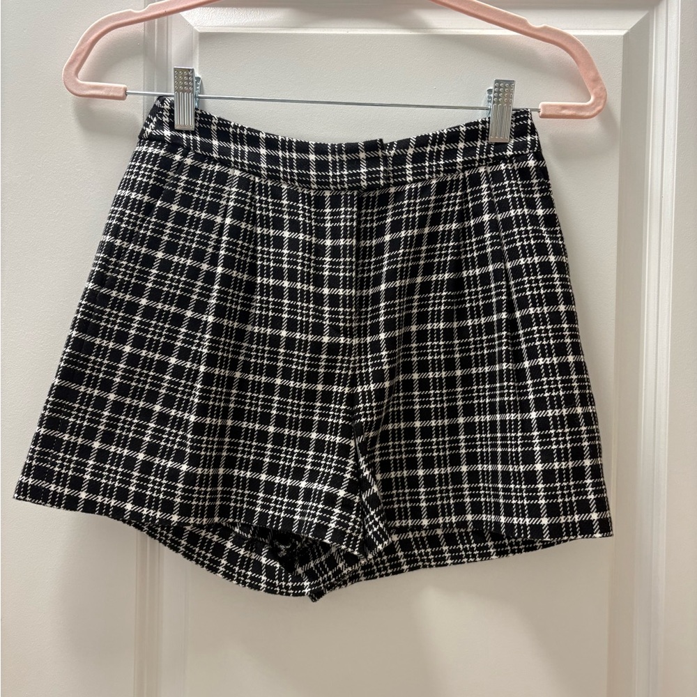 L'AGENCE High Waist Plaid Shorts in Black and White